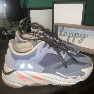 YEEzy boost 700 (Magnet)